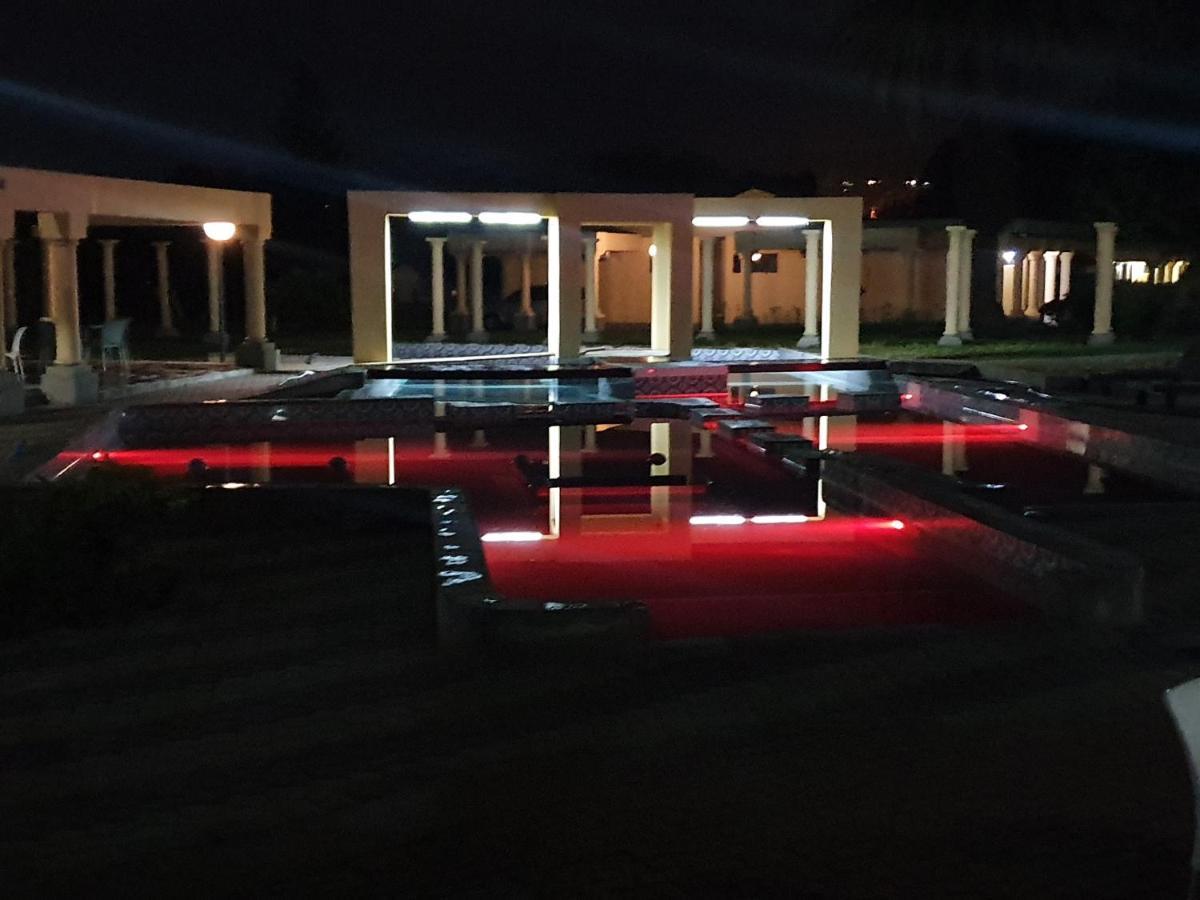 ฟลอเรท ริเวอร์ไซด์ ลอดจ์ แอนด์ สปา Villa ซาบี ภายนอก รูปภาพ